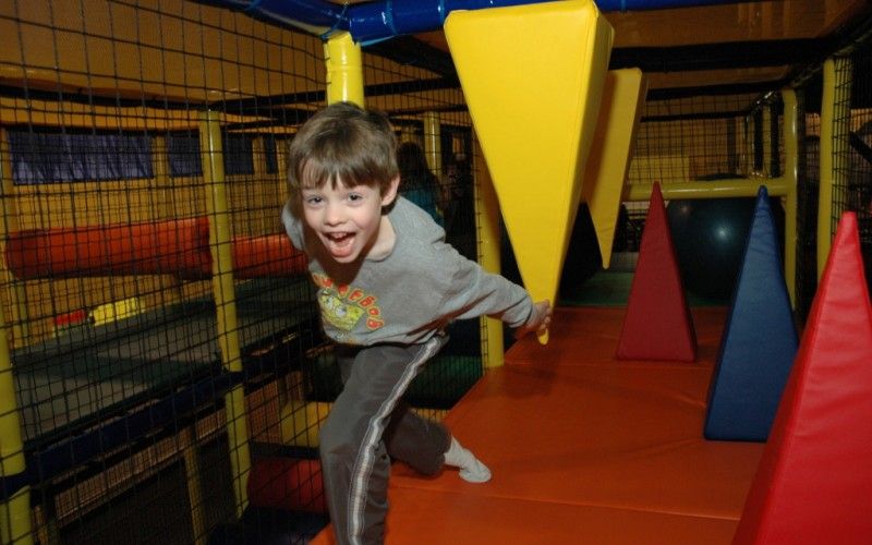 Image file Kid-in-playgroud-8852db225056a36_8852dc7d-5056-a36a-09697b15bd0e4925.jpg